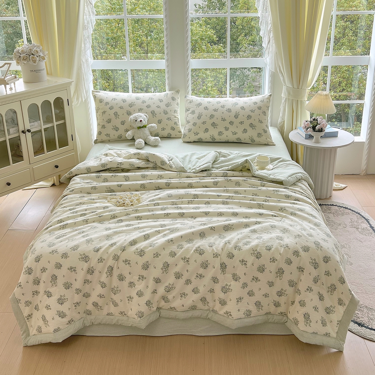 91家纺网 家纺一手货源 找家纺 宝士康家纺 2026新款抗菌亲肤棉田园碎花格子单夏被/夏被四件套 玫簇紫叶