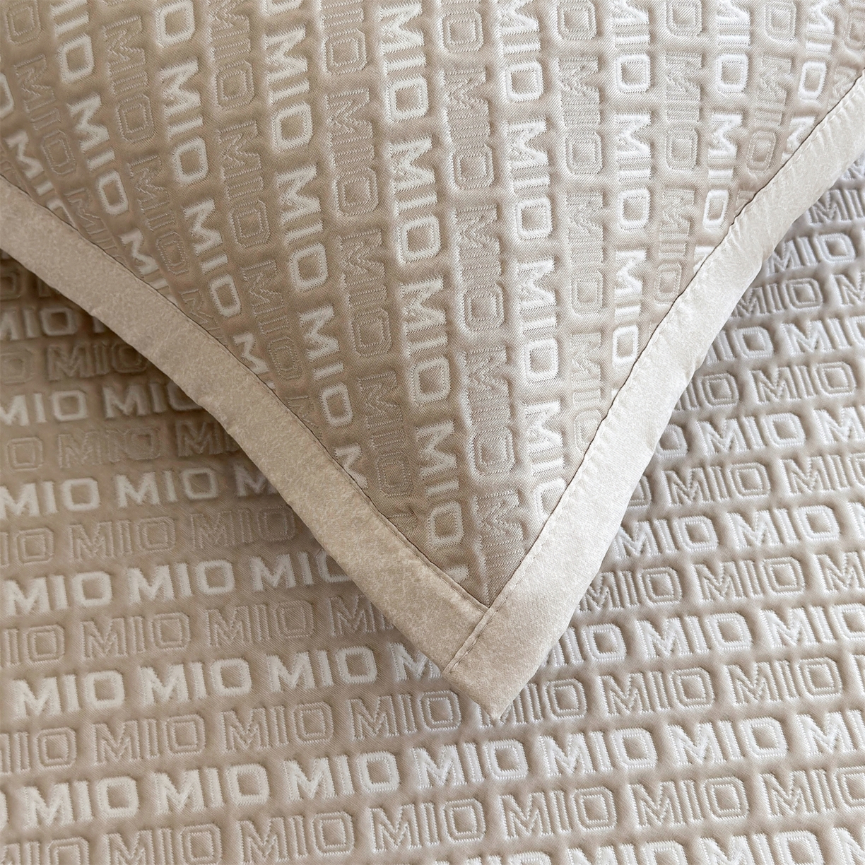 91家纺网 家纺一手货源 找家纺 慕木家纺 2026新款A类高端pe双面乙纶冰豆豆凉席摩登MIO系列（提供买家秀） 摩登MIO-卡其床席款