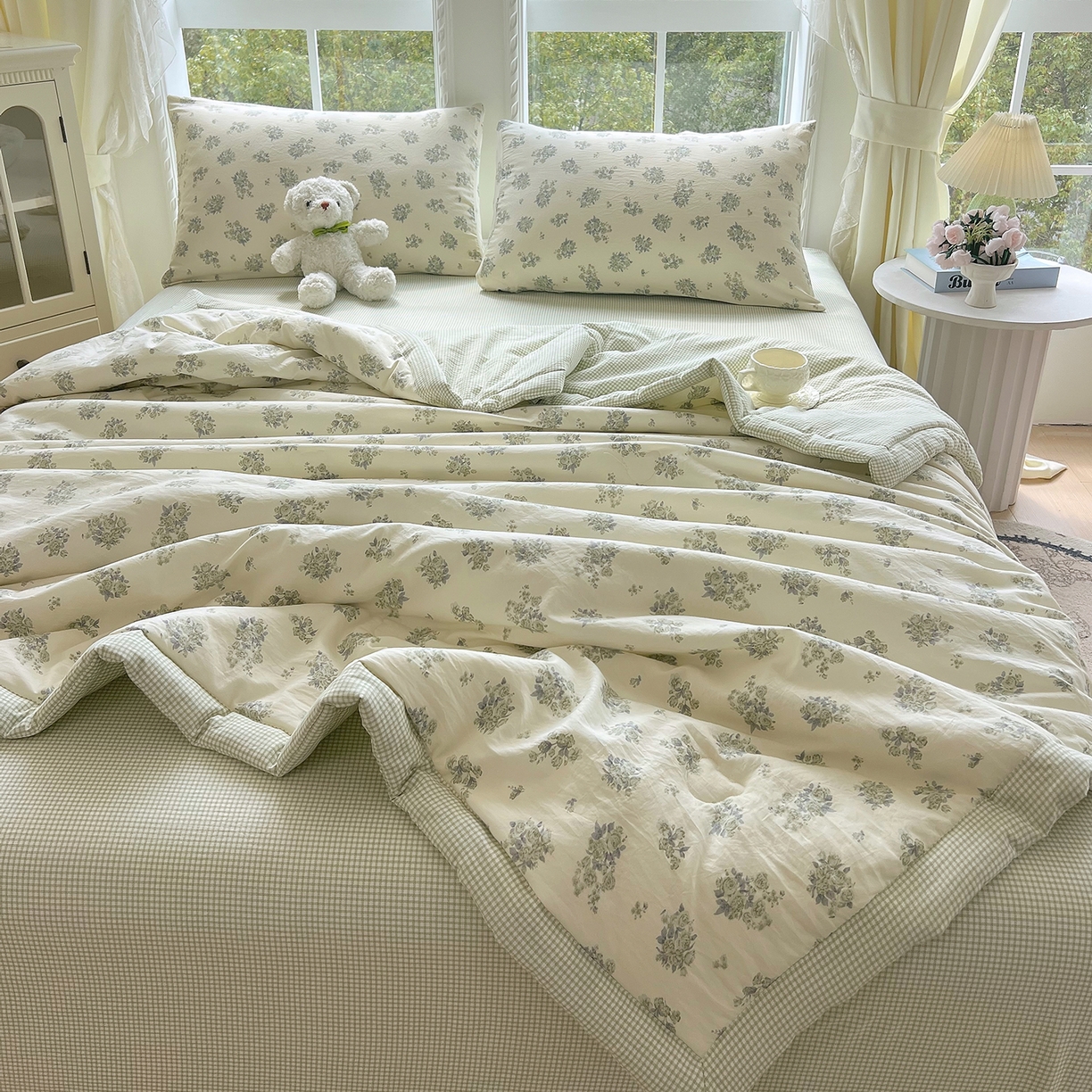 91家纺网 家纺一手货源 找家纺 宝士康家纺 2026新款抗菌亲肤棉田园碎花格子单夏被/夏被四件套 玫簇紫叶