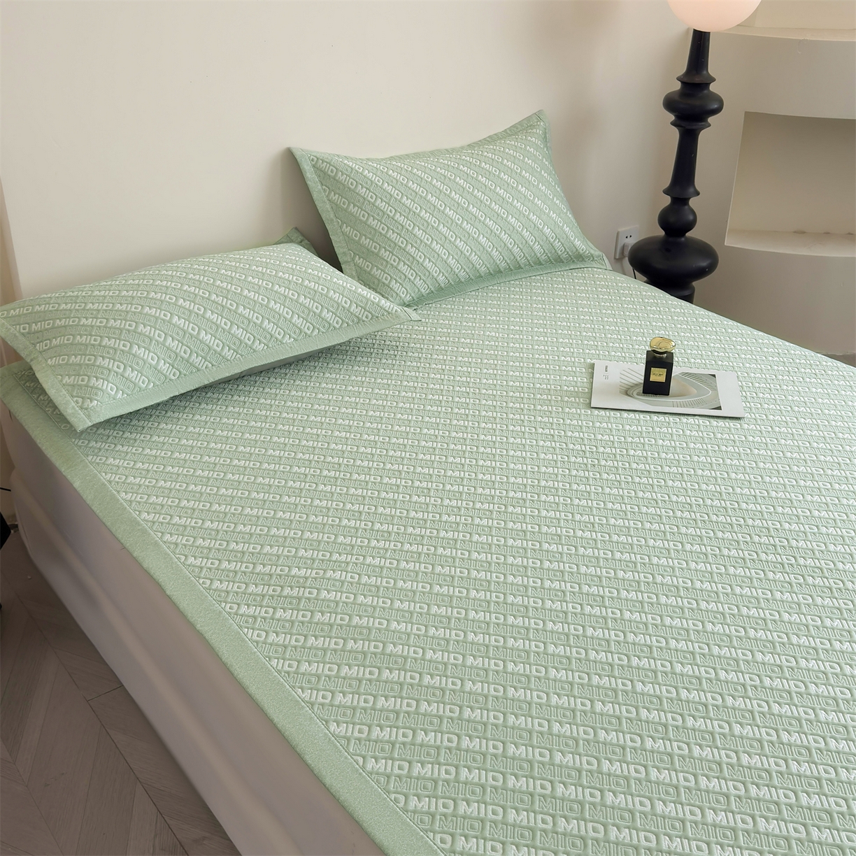 91家纺网 家纺一手货源 找家纺 慕木家纺 2026新款A类高端pe双面乙纶冰豆豆凉席摩登MIO系列（提供买家秀） 摩登MIO-绿床席款