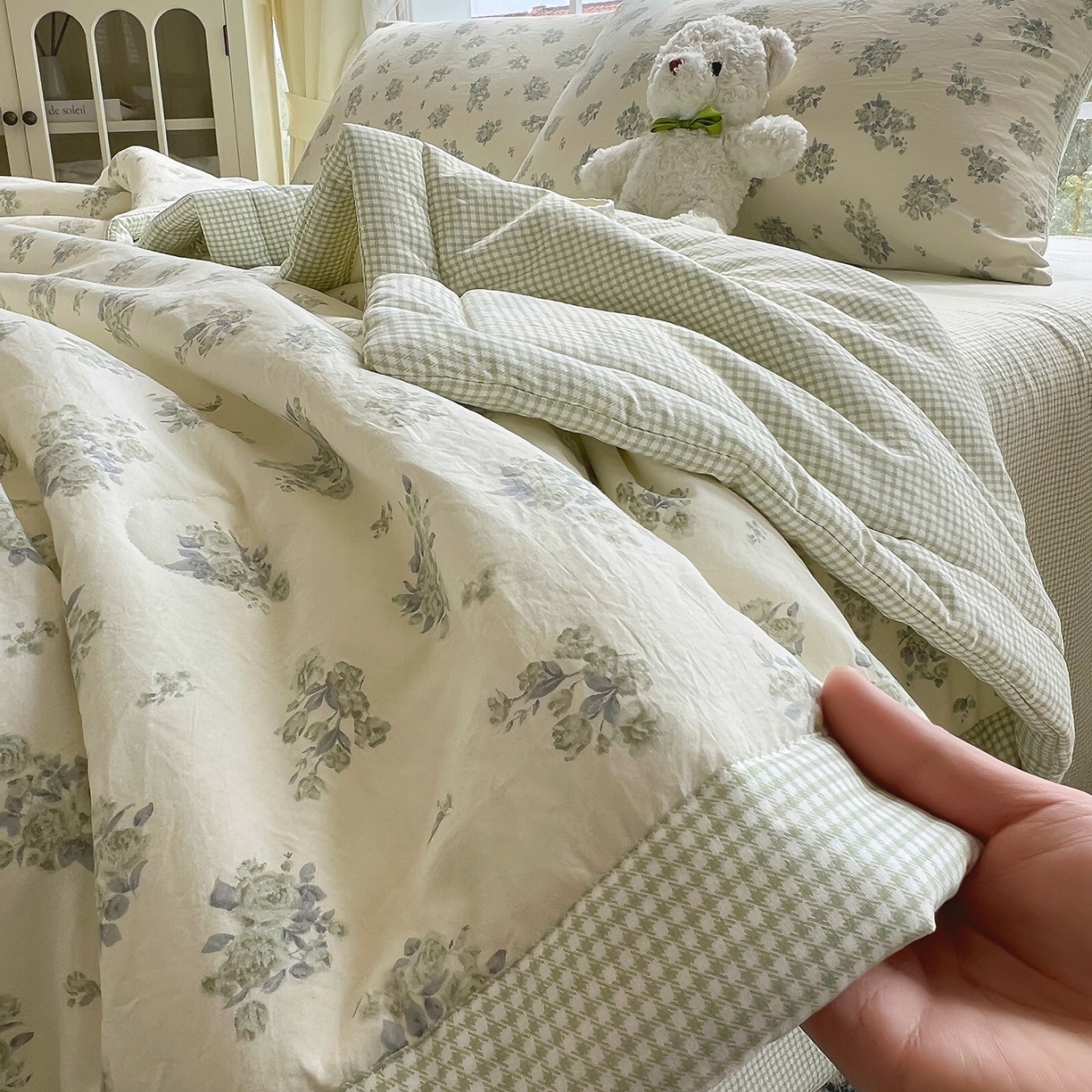 91家纺网 家纺一手货源 找家纺 宝士康家纺 2026新款抗菌亲肤棉田园碎花格子单夏被/夏被四件套 玫簇紫叶