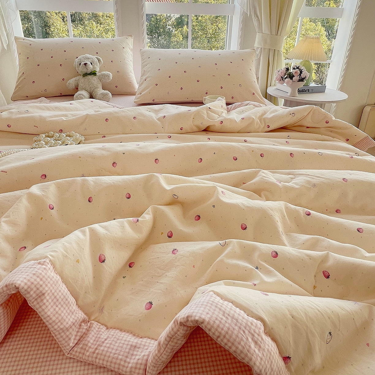 91家纺网 家纺一手货源 找家纺 宝士康家纺 2026新款抗菌亲肤棉田园碎花格子单夏被/夏被四件套 莓果粉格