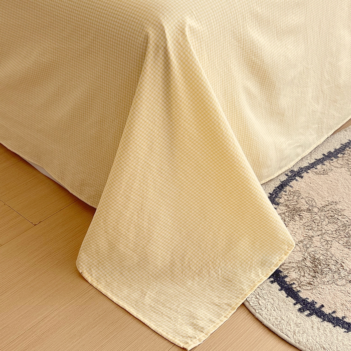 91家纺网 家纺一手货源 找家纺 宝士康家纺 2026新款抗菌亲肤棉田园碎花格子单夏被/夏被四件套 奶黄河马