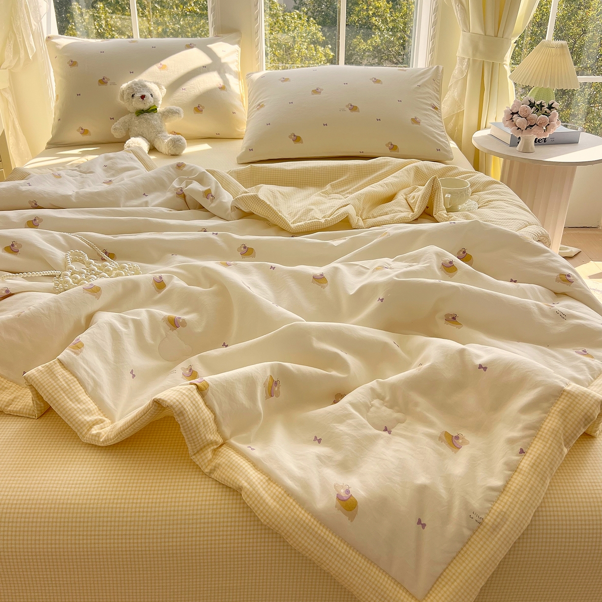 91家纺网 家纺一手货源 找家纺 宝士康家纺 2026新款抗菌亲肤棉田园碎花格子单夏被/夏被四件套 奶黄河马