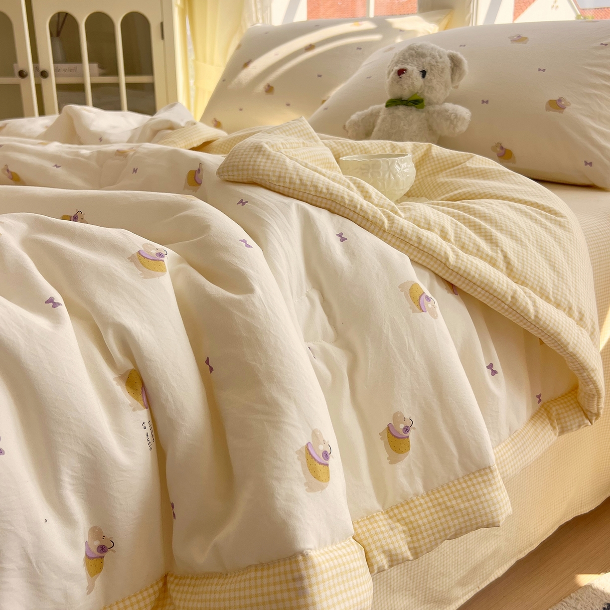 91家纺网 家纺一手货源 找家纺 宝士康家纺 2026新款抗菌亲肤棉田园碎花格子单夏被/夏被四件套 奶黄河马