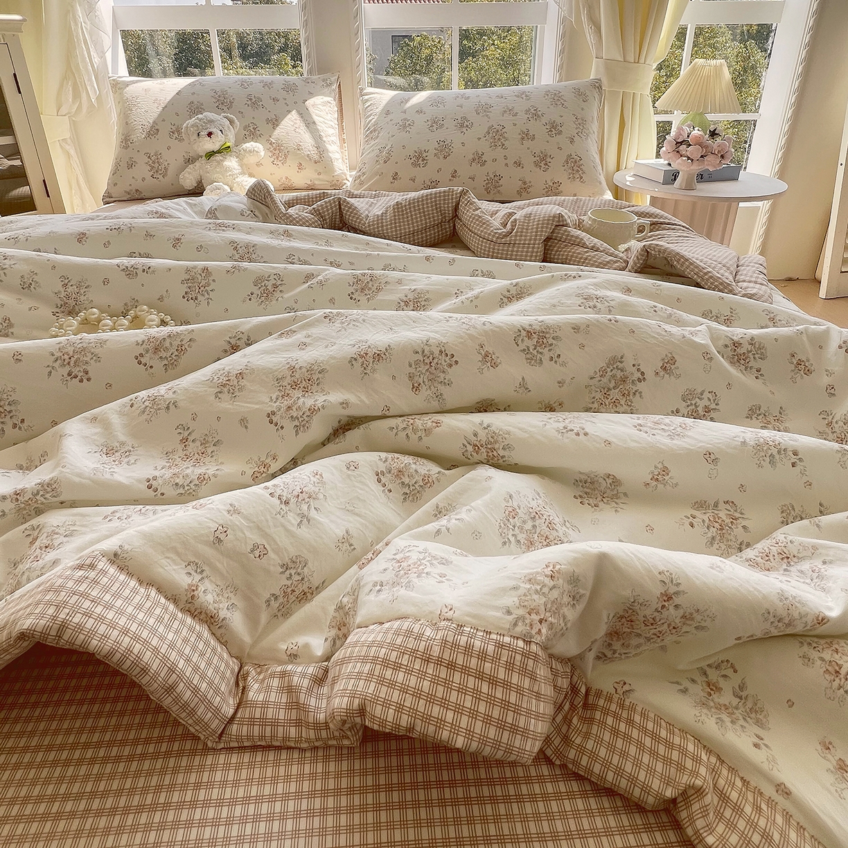 91家纺网 家纺一手货源 找家纺 宝士康家纺 2026新款抗菌亲肤棉田园碎花格子单夏被/夏被四件套 暖咖田园