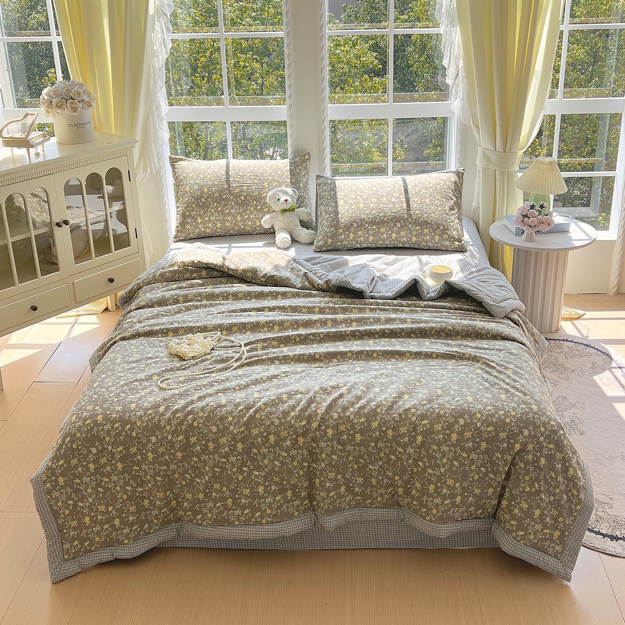 91家纺网 家纺一手货源 找家纺 宝士康家纺 2026新款抗菌亲肤棉田园碎花格子单夏被/夏被四件套 秋棠格韵