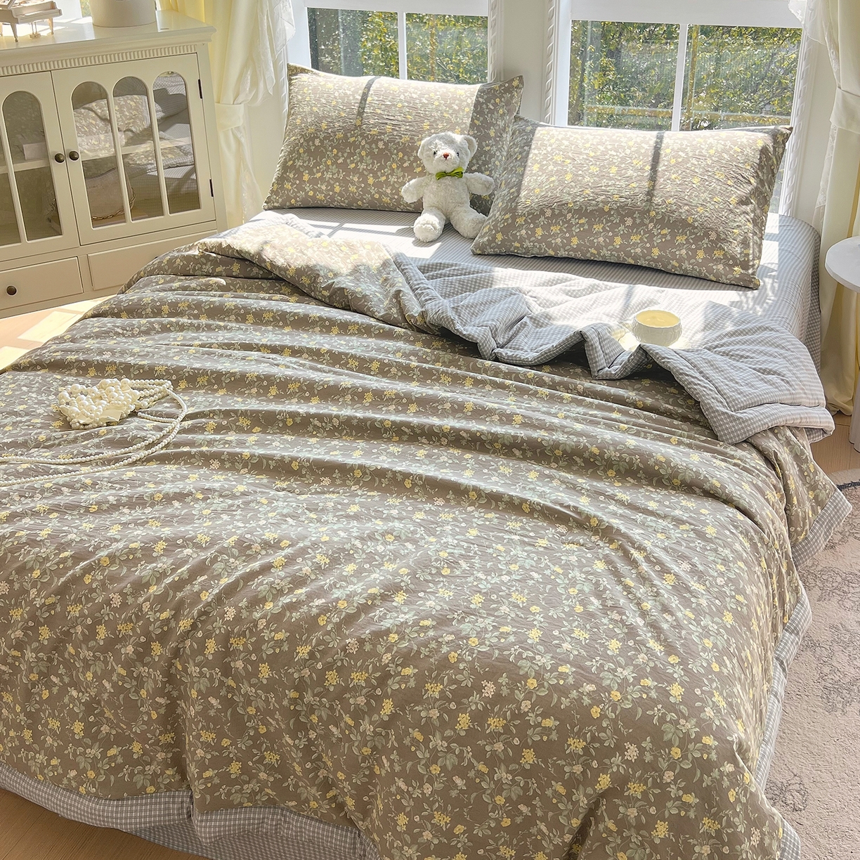 91家纺网 家纺一手货源 找家纺 宝士康家纺 2026新款抗菌亲肤棉田园碎花格子单夏被/夏被四件套 秋棠格韵