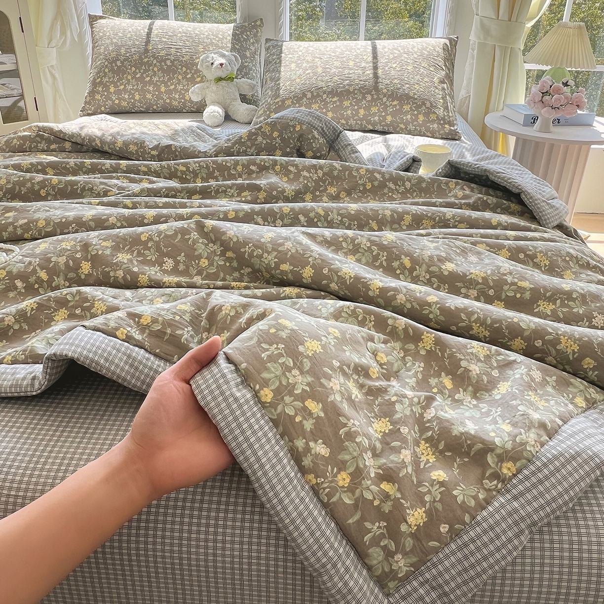 91家纺网 家纺一手货源 找家纺 宝士康家纺 2026新款抗菌亲肤棉田园碎花格子单夏被/夏被四件套 秋棠格韵