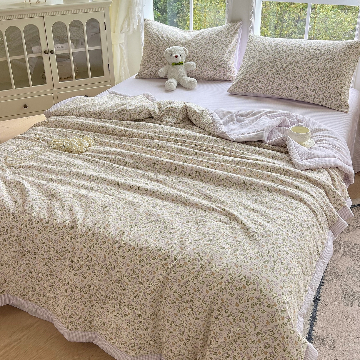 91家纺网 家纺一手货源 找家纺 宝士康家纺 2026新款抗菌亲肤棉田园碎花格子单夏被/夏被四件套 紫格花影