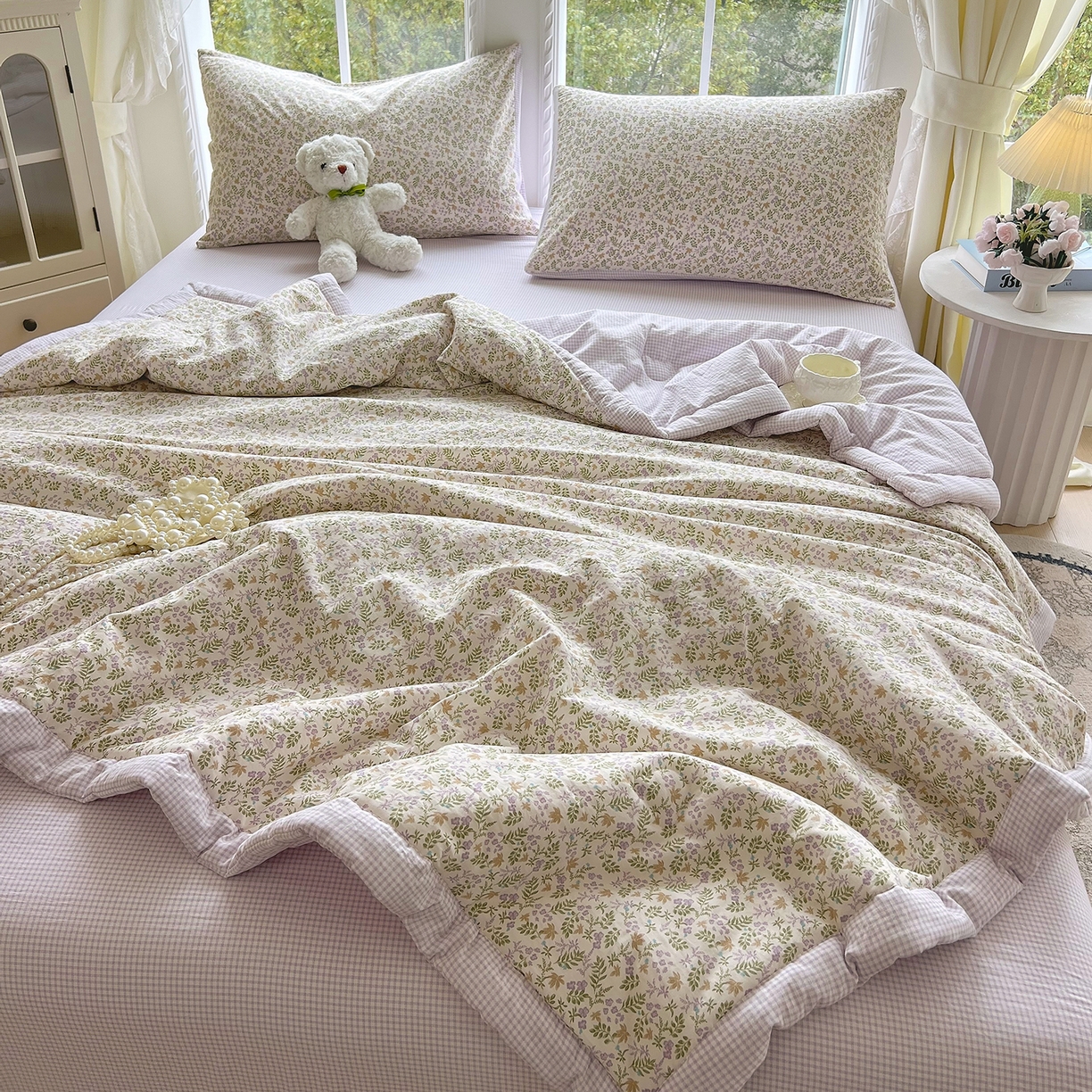 91家纺网 家纺一手货源 找家纺 宝士康家纺 2026新款抗菌亲肤棉田园碎花格子单夏被/夏被四件套 紫格花影