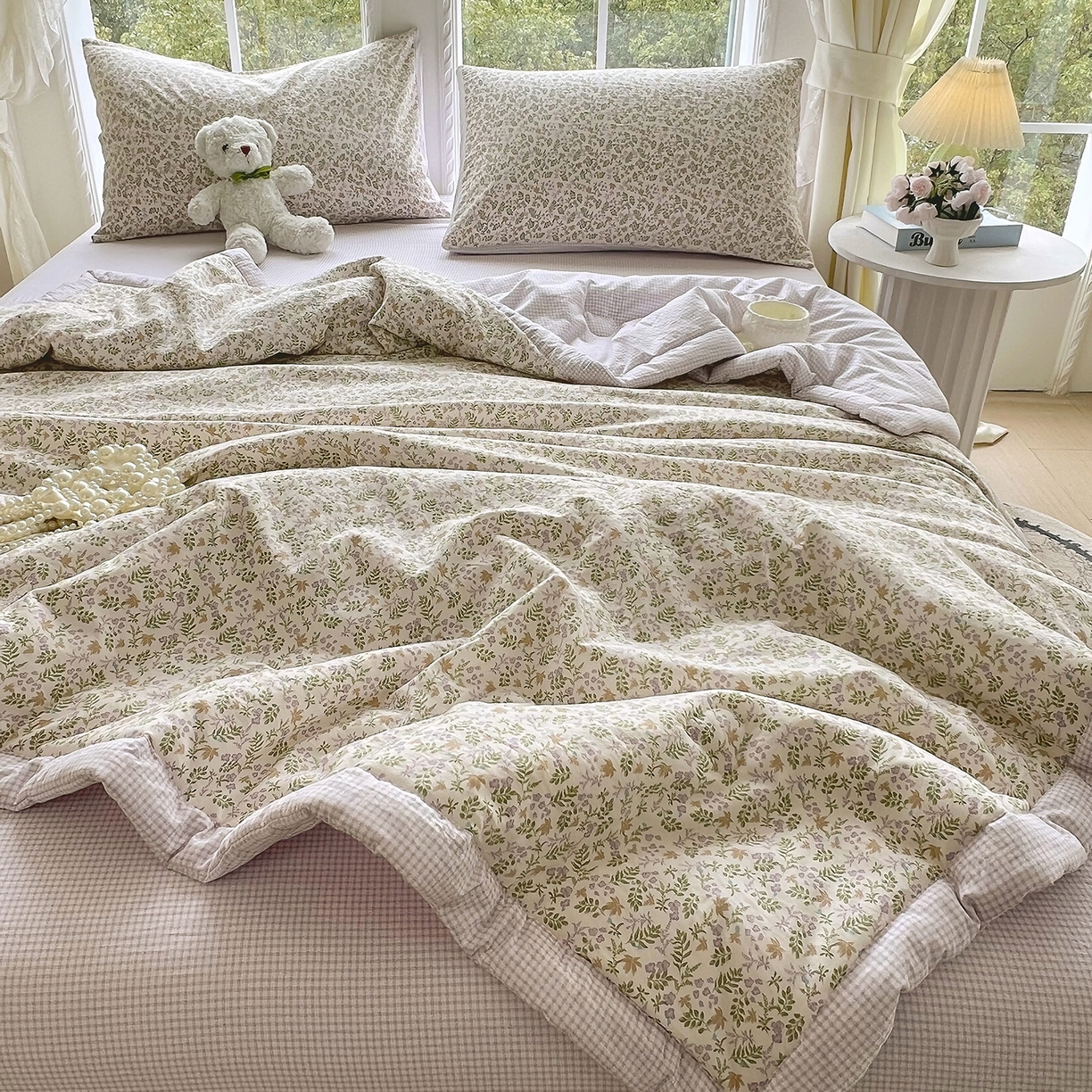 91家纺网 家纺一手货源 找家纺 宝士康家纺 2026新款抗菌亲肤棉田园碎花格子单夏被/夏被四件套 紫格花影