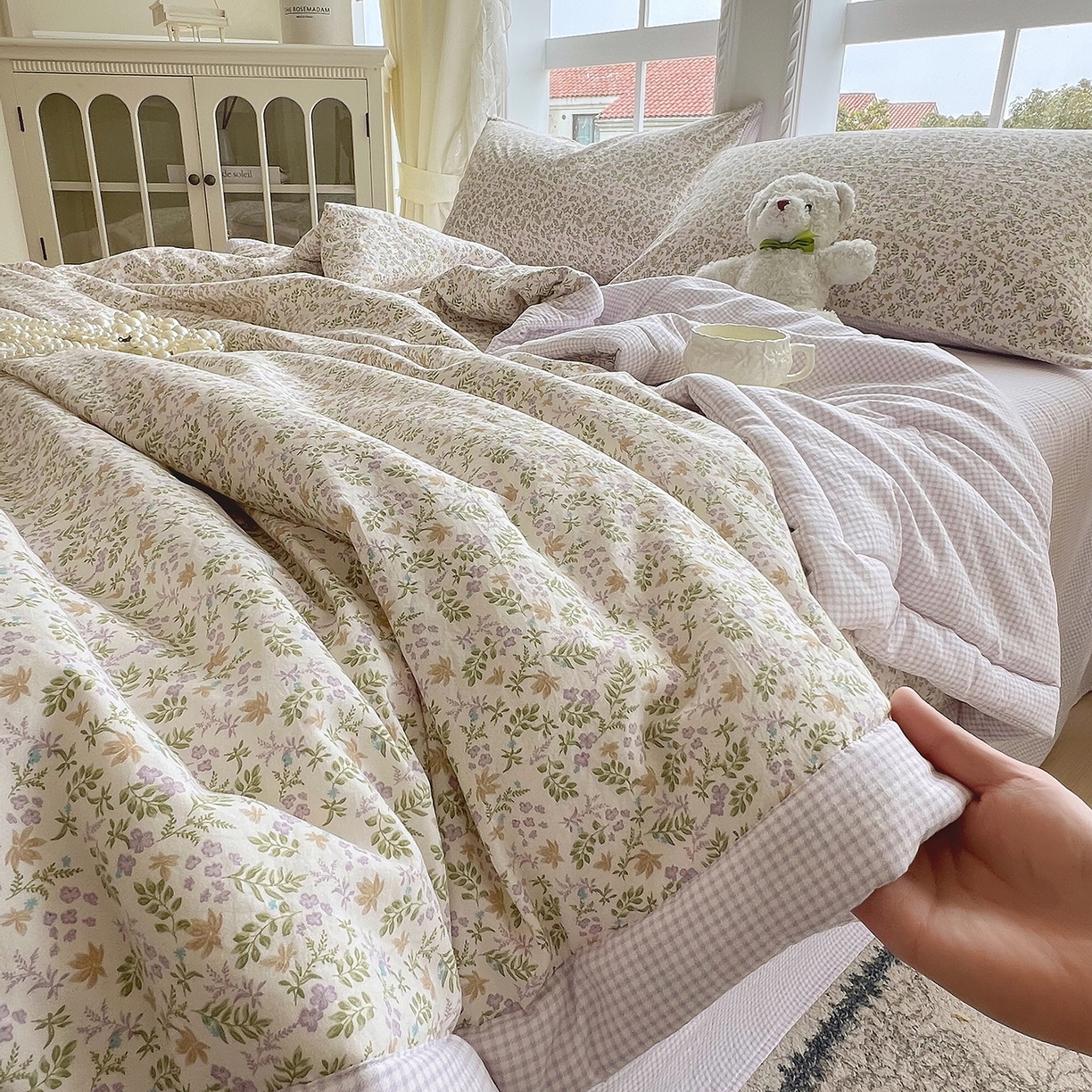 91家纺网 家纺一手货源 找家纺 宝士康家纺 2026新款抗菌亲肤棉田园碎花格子单夏被/夏被四件套 紫格花影