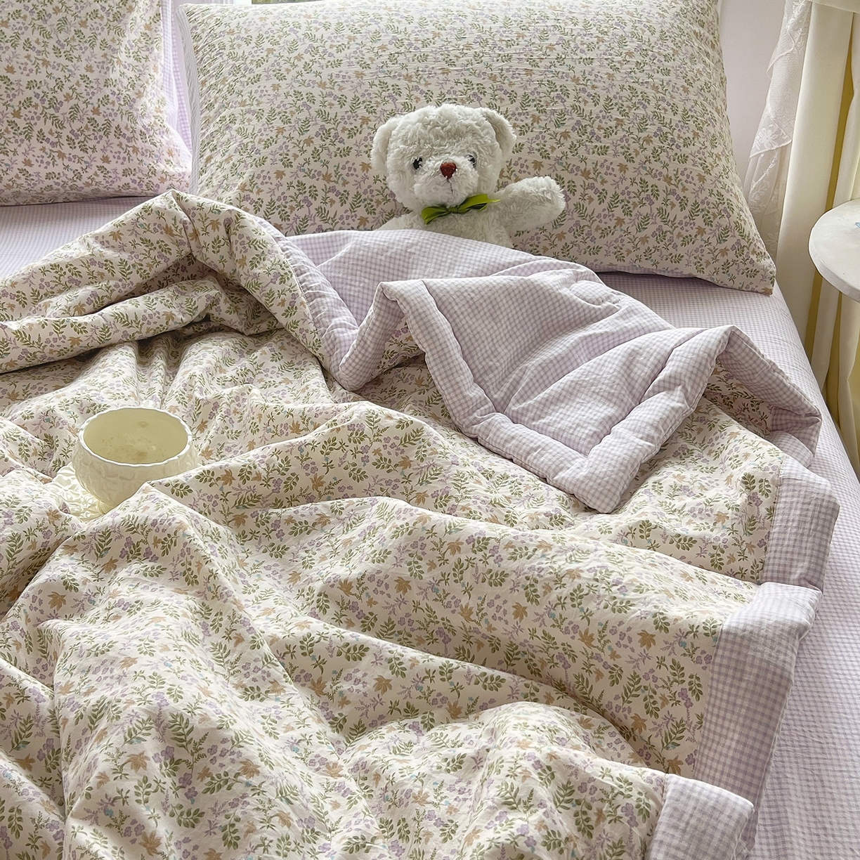 91家纺网 家纺一手货源 找家纺 宝士康家纺 2026新款抗菌亲肤棉田园碎花格子单夏被/夏被四件套 紫格花影