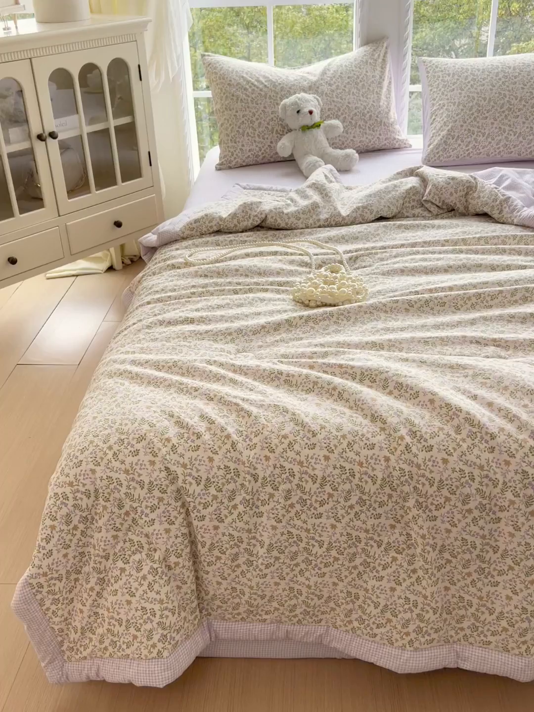 91家纺网 家纺一手货源 找家纺 宝士康家纺 2026新款抗菌亲肤棉田园碎花格子单夏被/夏被四件套 紫格花影