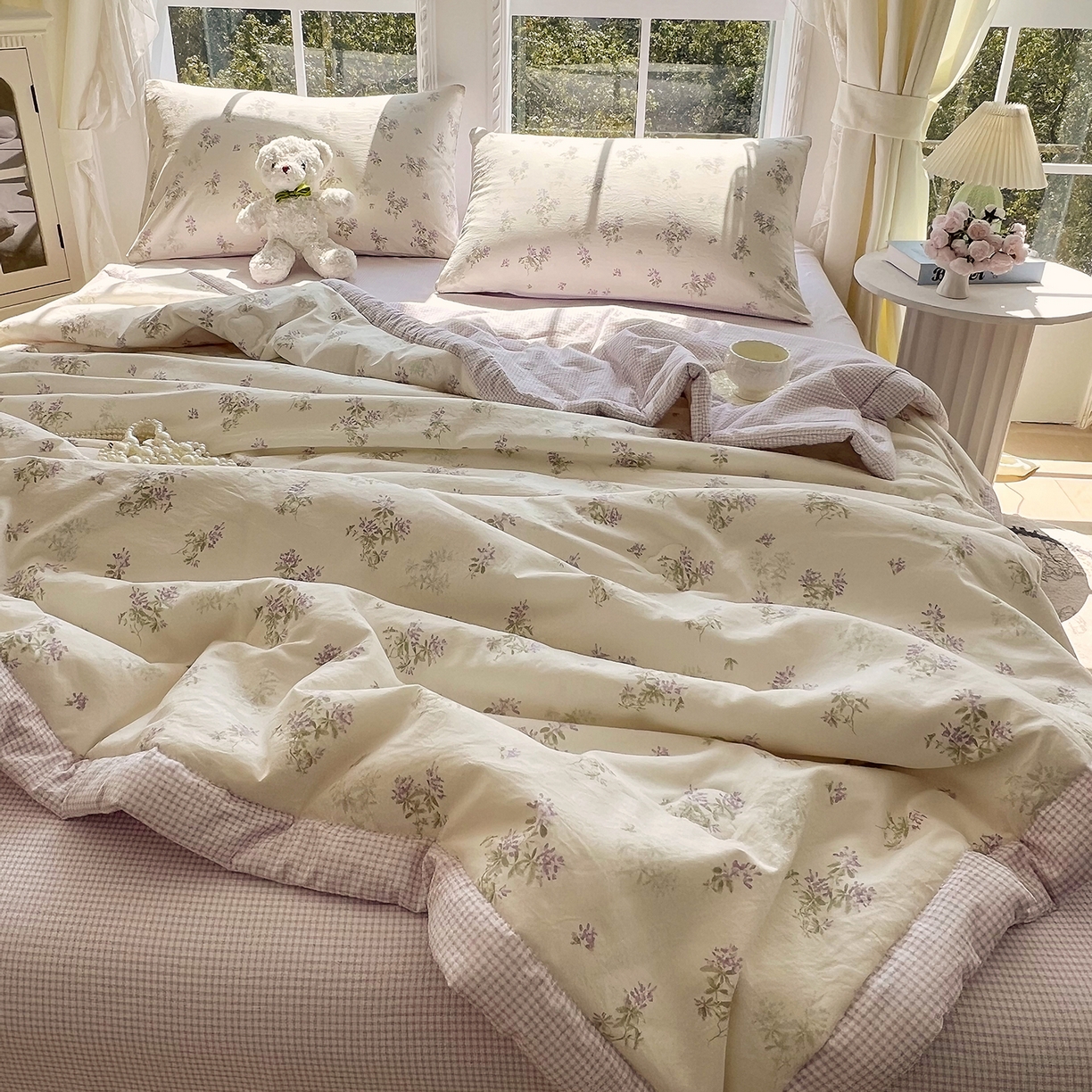 91家纺网 家纺一手货源 找家纺 宝士康家纺 2026新款抗菌亲肤棉田园碎花格子单夏被/夏被四件套 紫萝花藤