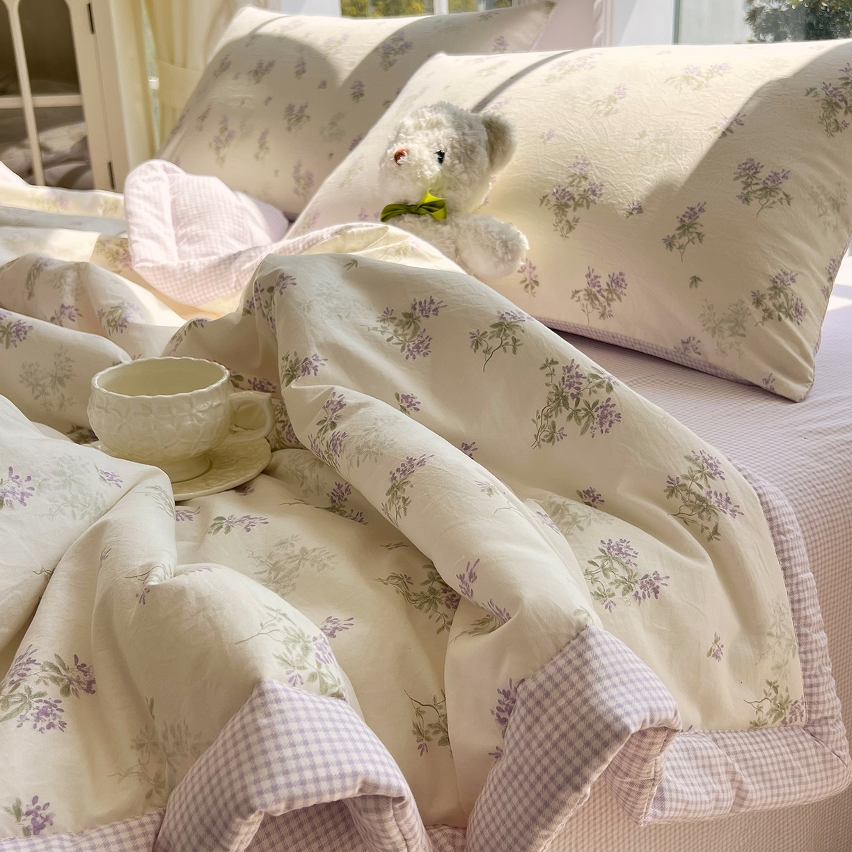 91家纺网 家纺一手货源 找家纺 宝士康家纺 2026新款抗菌亲肤棉田园碎花格子单夏被/夏被四件套 紫萝花藤