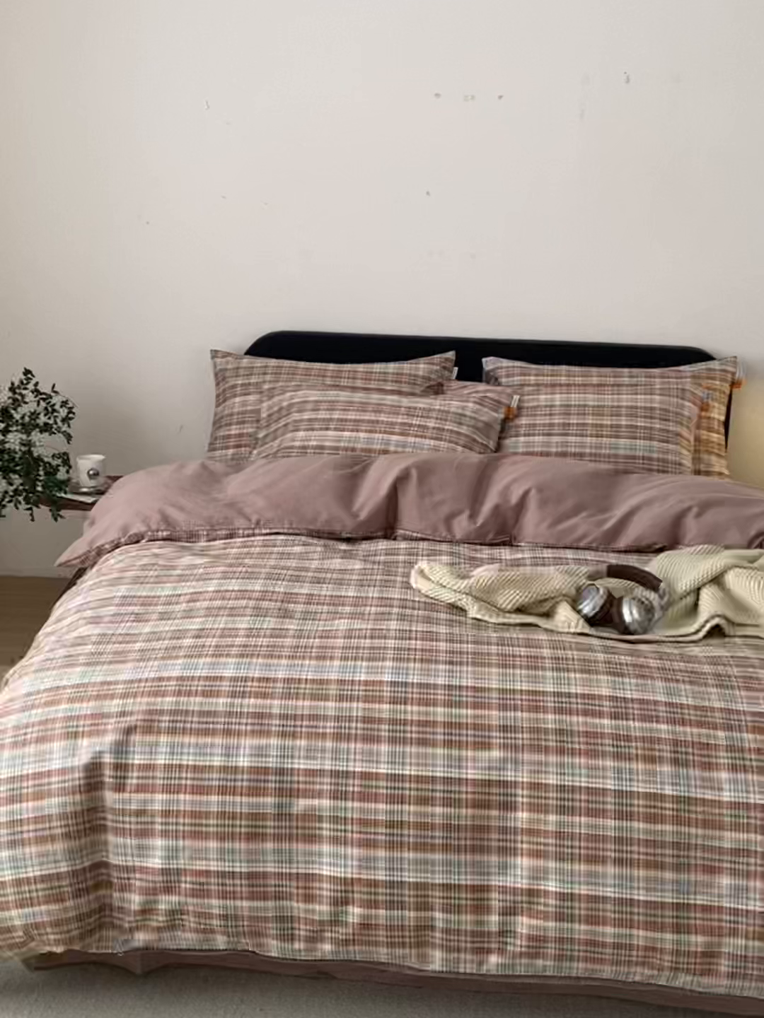 91家纺网 家纺一手货源 找家纺 女子家纺 2026新款全棉13070简约格子系列四件套 赤茶格