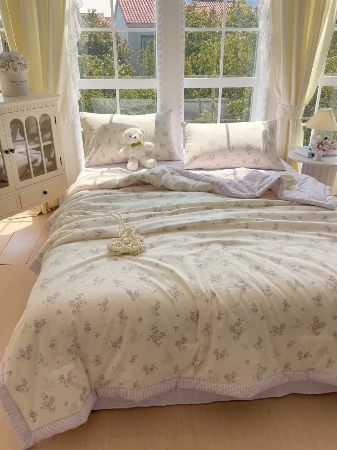 91家纺网 家纺一手货源 找家纺 宝士康家纺 2026新款抗菌亲肤棉田园碎花格子单夏被/夏被四件套 紫萝花藤