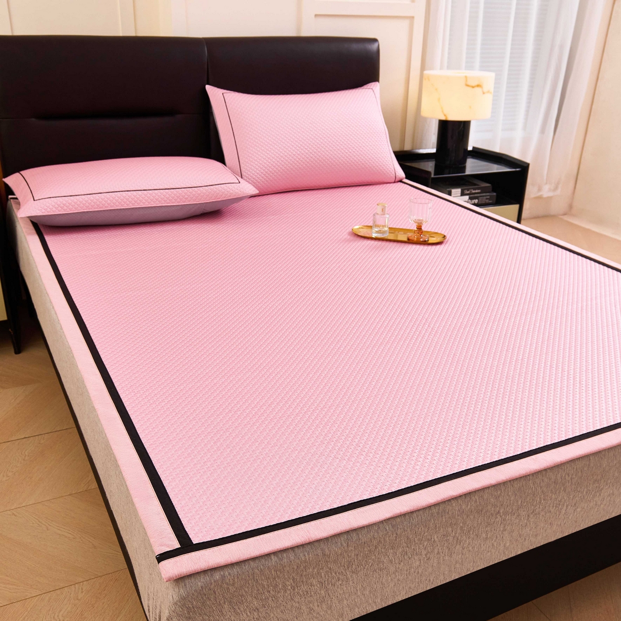 91家纺网 家纺一手货源 找家纺 （总）梵克保罗 2026春夏新款凉感豆豆席极简织带平席款凉席极简贴边款