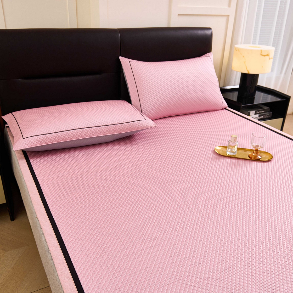 91家纺网 家纺一手货源 找家纺 （总）梵克保罗 2026春夏新款凉感豆豆席极简织带平席款凉席极简贴边款