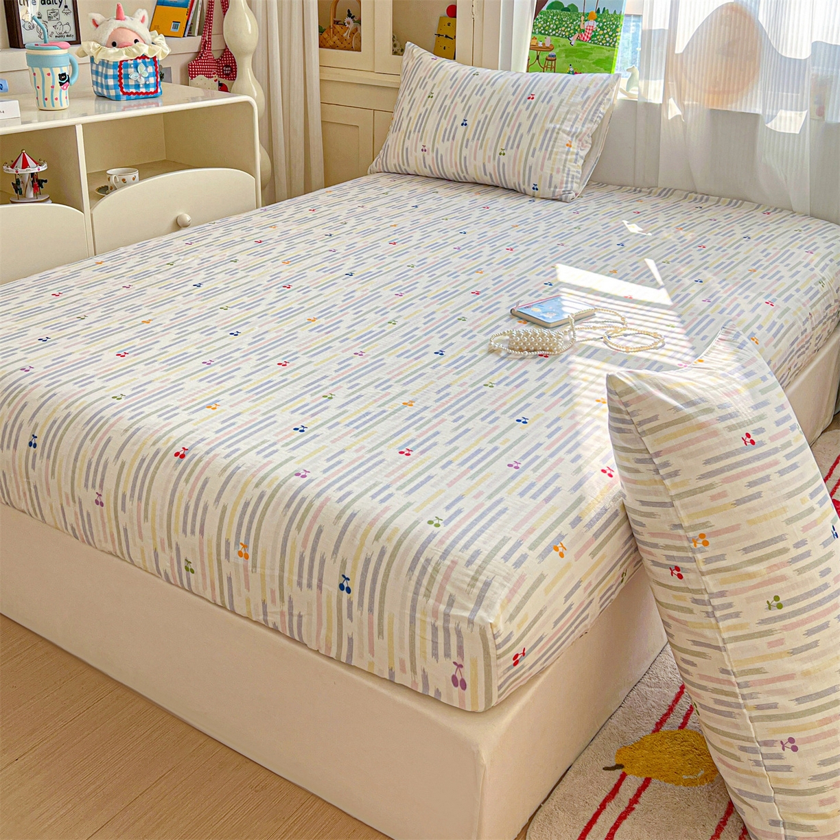 91家纺网 家纺一手货源 找家纺 名兮家居 2026新款全棉纯棉A类卡通时尚风双层纱床笠单品床笠床笠单件 双层纱-彩条樱桃