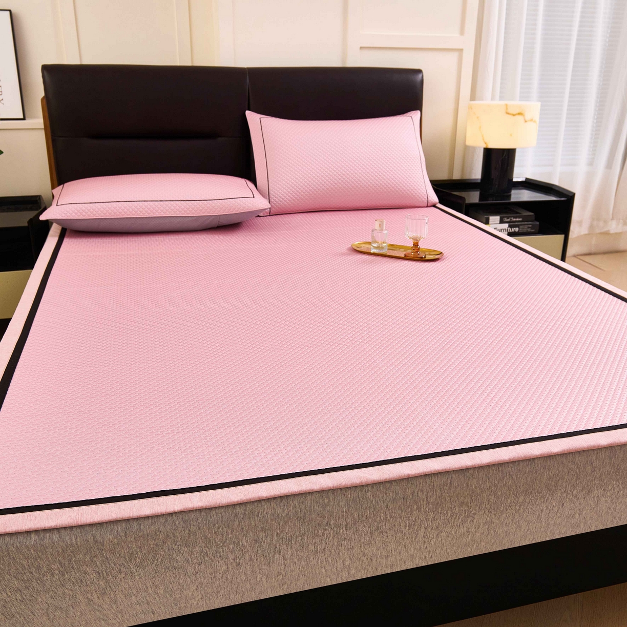 91家纺网 家纺一手货源 找家纺 （总）梵克保罗 2026春夏新款凉感豆豆席极简织带平席款凉席极简贴边款