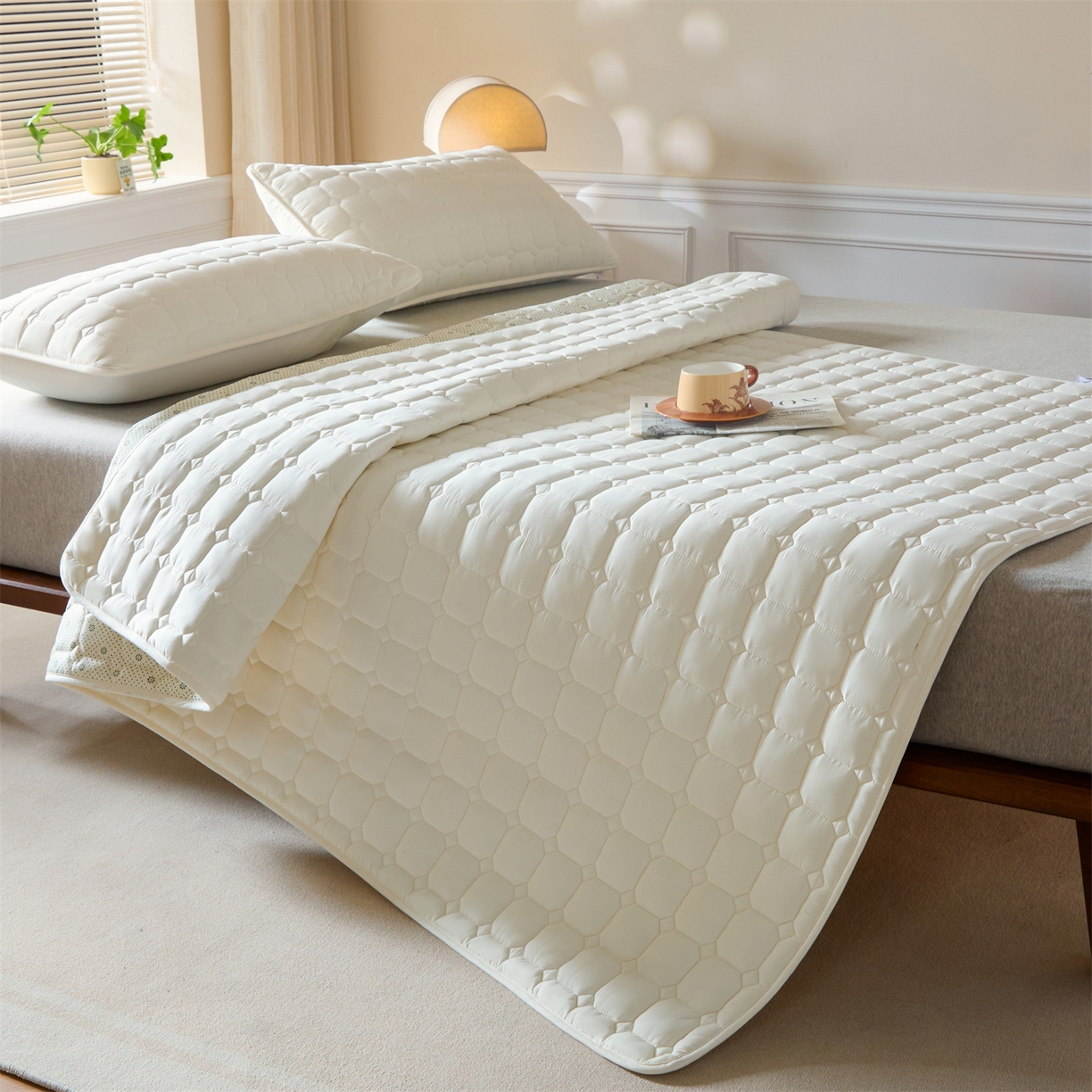 91家纺网 家纺一手货源 找家纺 （总）居眠 2026新款防水防滑夹棉床护垫-星格