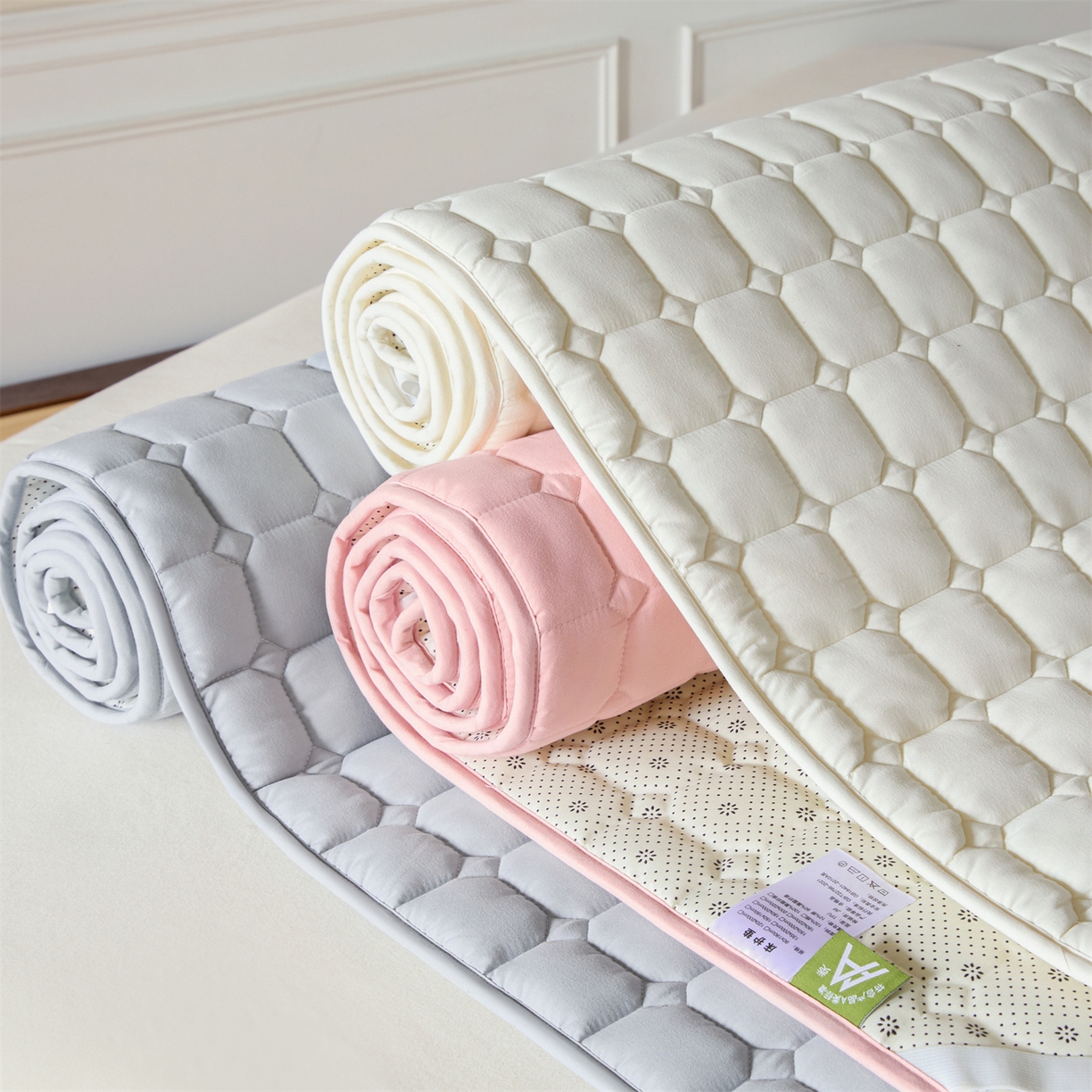 91家纺网 家纺一手货源 找家纺 （总）居眠 2026新款防水防滑夹棉床护垫-星格