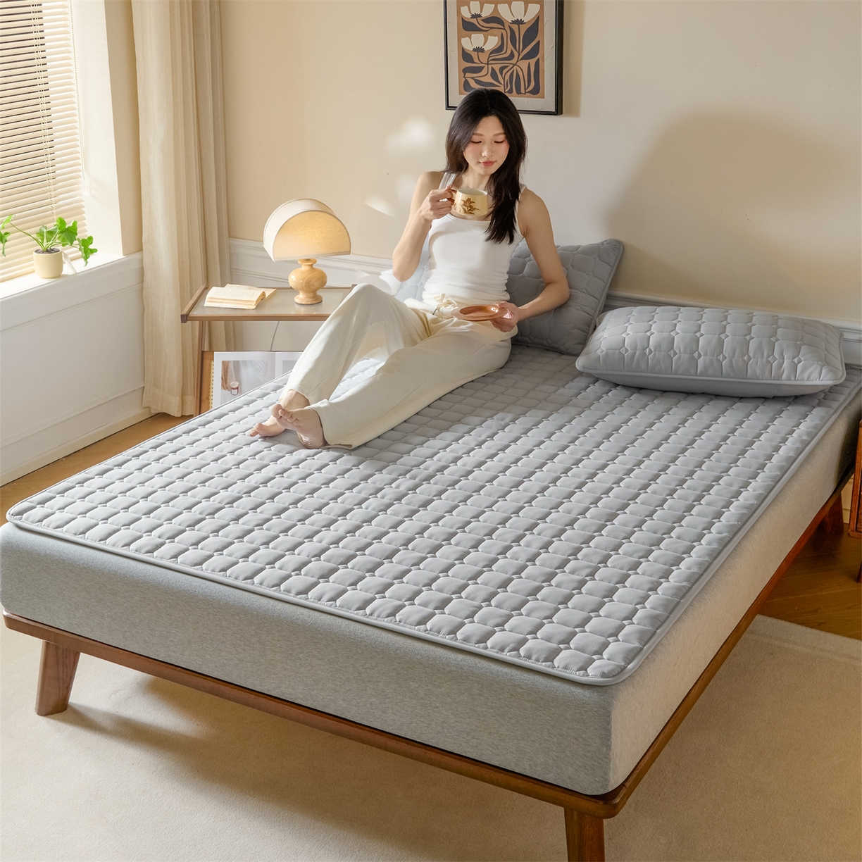 91家纺网 家纺一手货源 找家纺 居眠 2026新款防水防滑夹棉床护垫-星格 星格-灰