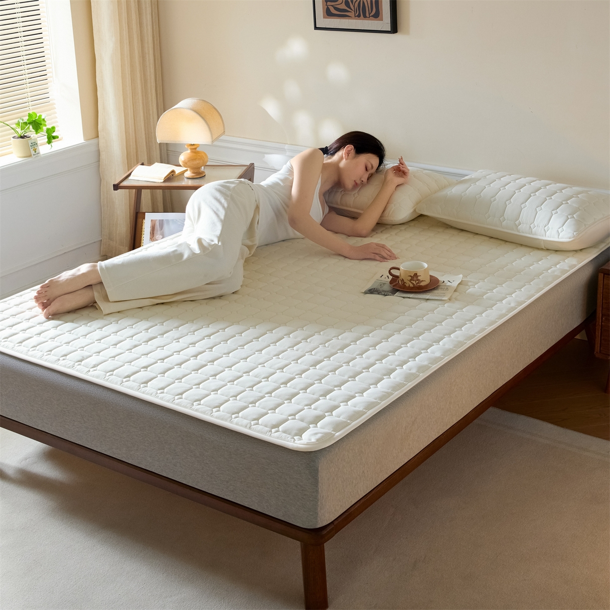 91家纺网 家纺一手货源 找家纺 居眠 2026新款防水防滑夹棉床护垫-星格 星格-白