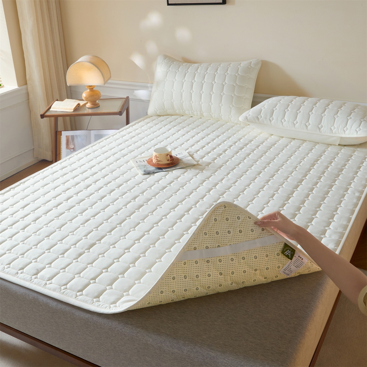 91家纺网 家纺一手货源 找家纺 居眠 2026新款防水防滑夹棉床护垫-星格 星格-白