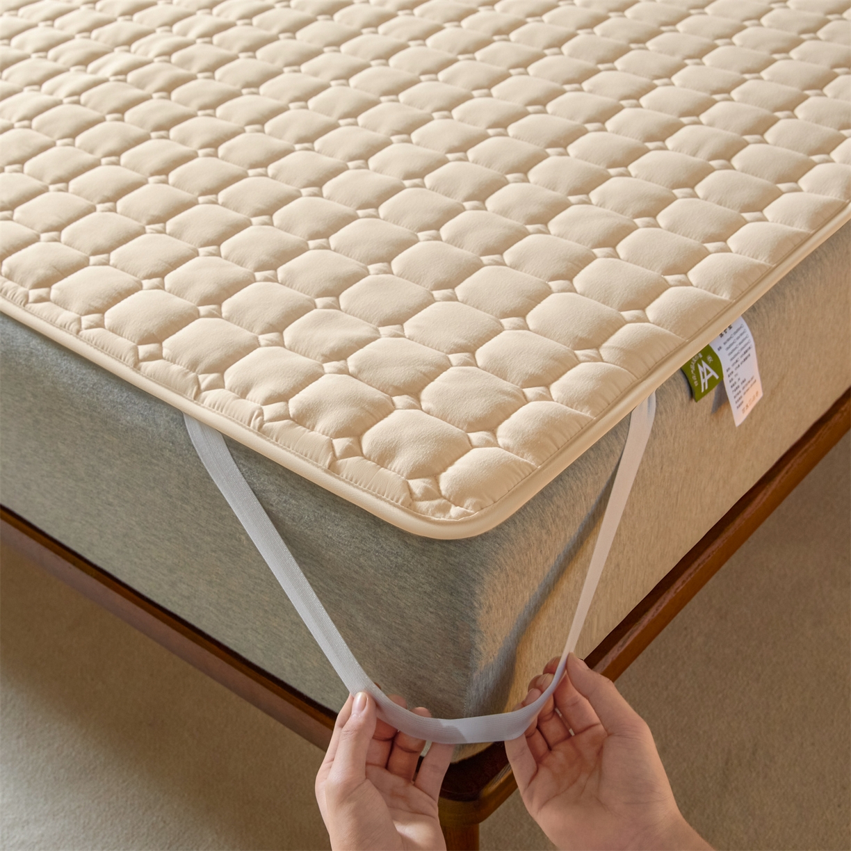 91家纺网 家纺一手货源 找家纺 居眠 2026新款防水防滑夹棉床护垫-星格 星格-卡