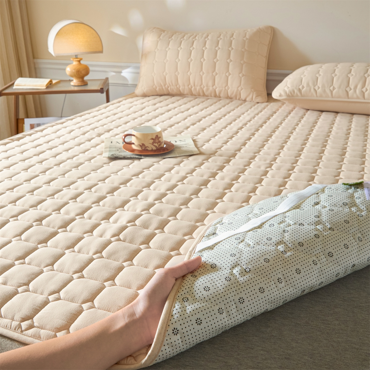 91家纺网 家纺一手货源 找家纺 居眠 2026新款防水防滑夹棉床护垫-星格 星格-卡