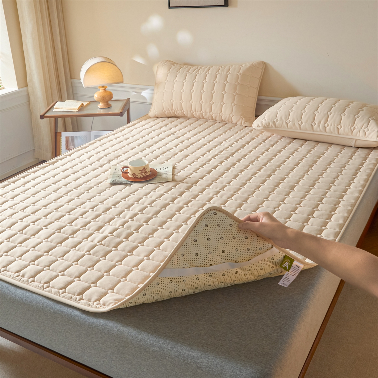 91家纺网 家纺一手货源 找家纺 居眠 2026新款防水防滑夹棉床护垫-星格 星格-卡