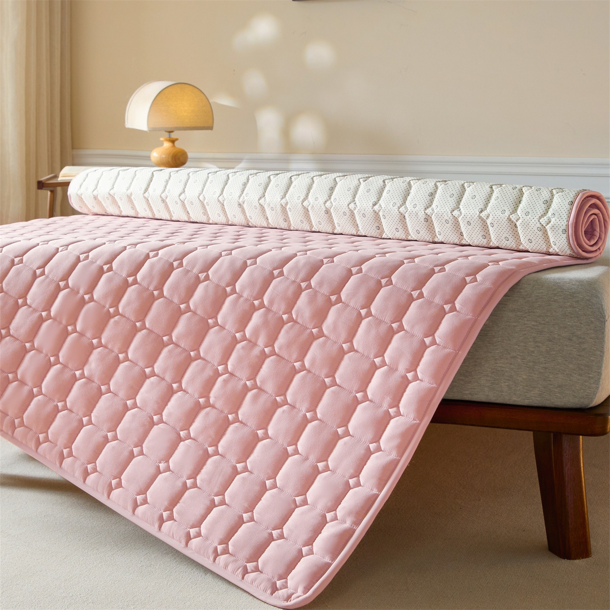 91家纺网 家纺一手货源 找家纺 居眠 2026新款防水防滑夹棉床护垫-星格 星格-粉