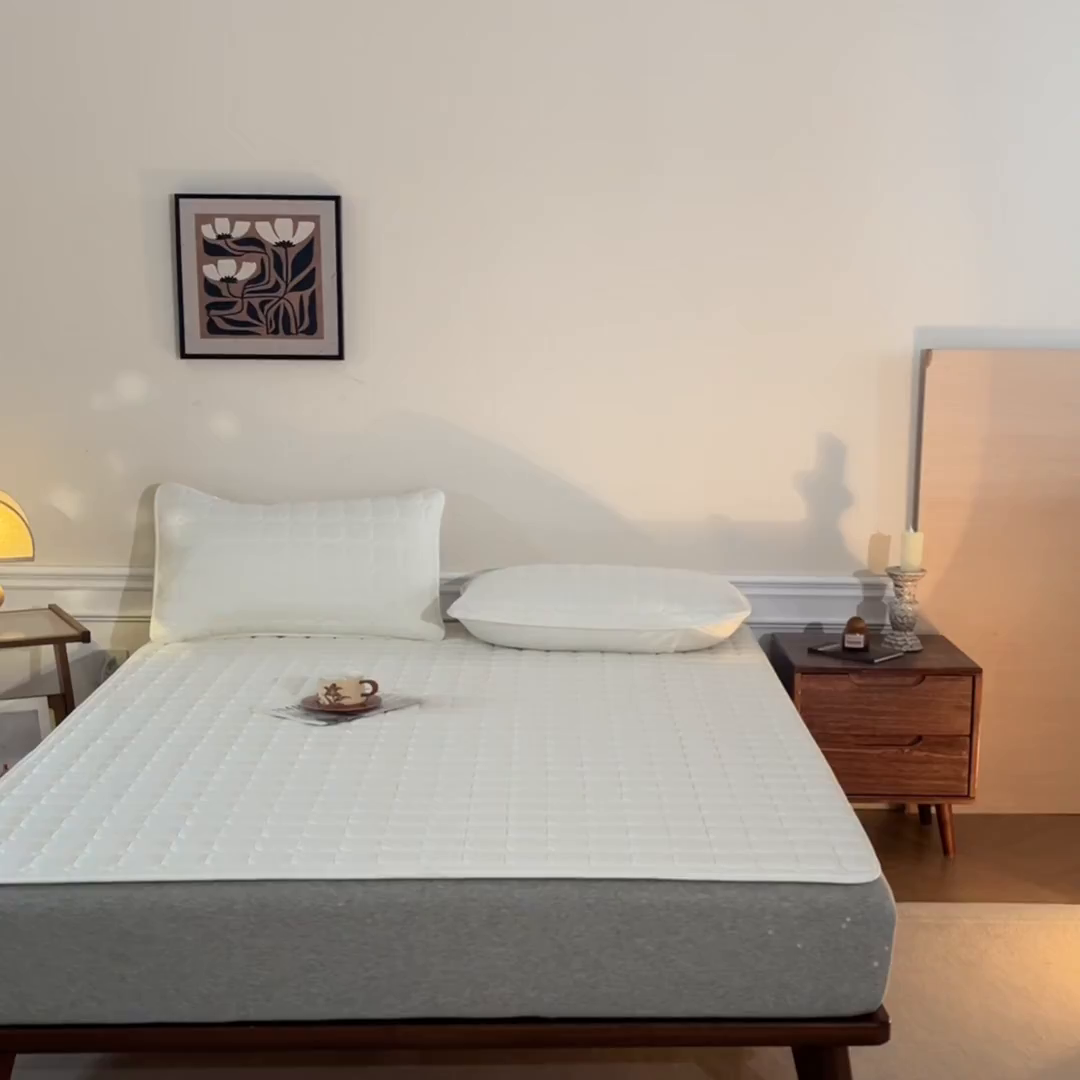 91家纺网 家纺一手货源 找家纺 居眠 2026新款防水防滑夹棉床护垫-星格 星格-白