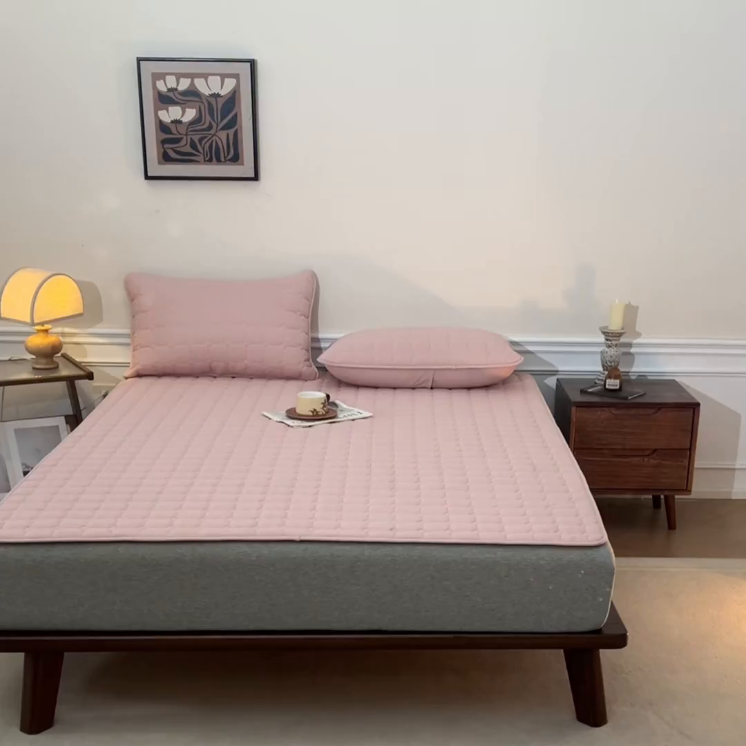 91家纺网 家纺一手货源 找家纺 居眠 2026新款防水防滑夹棉床护垫-星格 星格-粉