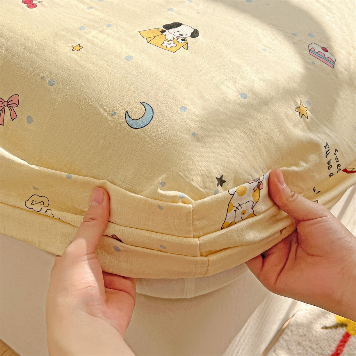 91家纺网 家纺一手货源 找家纺 名兮家居 2026新款全棉纯棉A类卡通时尚风双层纱床笠单品床笠床笠单件 双层纱-狗狗幻想