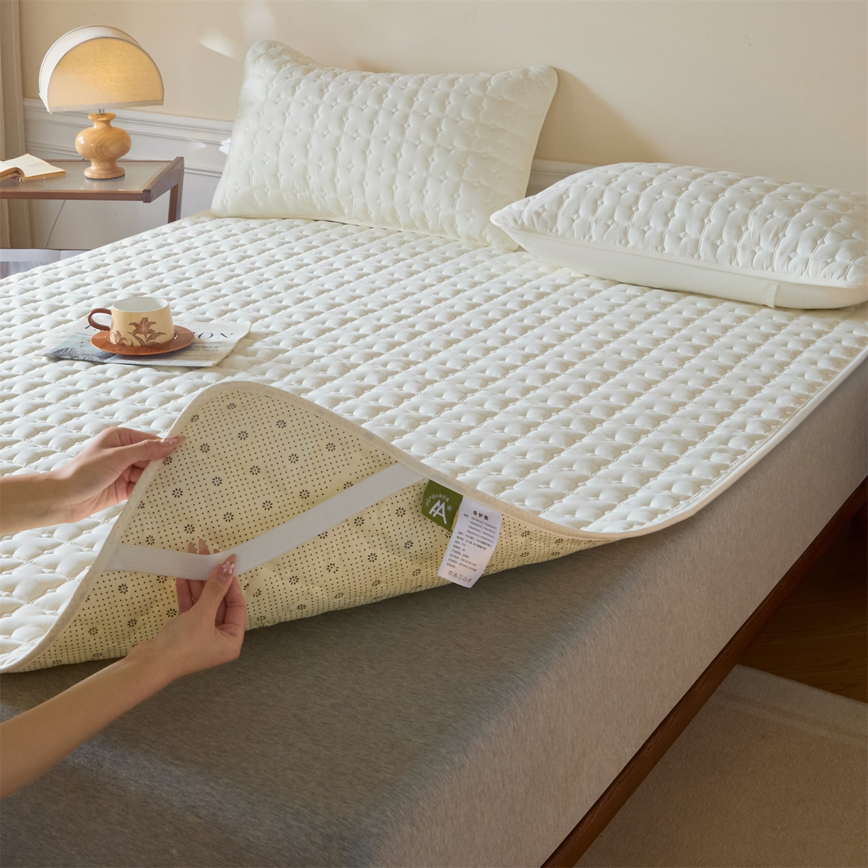 91家纺网 家纺一手货源 找家纺 （总）居眠 2026新款防水防滑夹棉床护垫-花叶