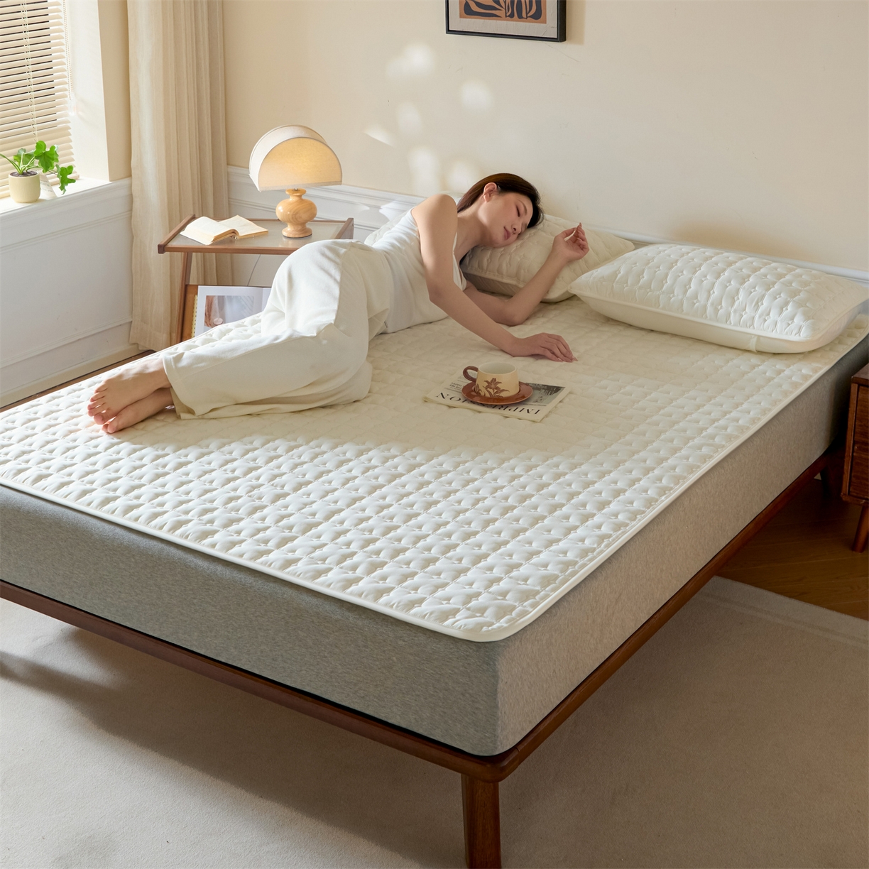 91家纺网 家纺一手货源 找家纺 （总）居眠 2026新款防水防滑夹棉床护垫-花叶