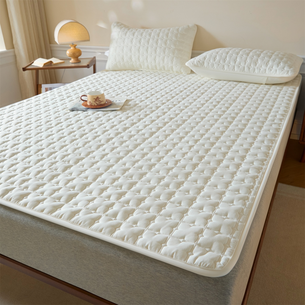 91家纺网 家纺一手货源 找家纺 （总）居眠 2026新款防水防滑夹棉床护垫-花叶