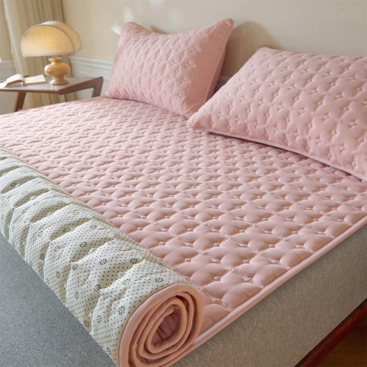 91家纺网 家纺一手货源 找家纺 居眠 2026新款防水防滑夹棉床护垫-花叶 花叶-粉