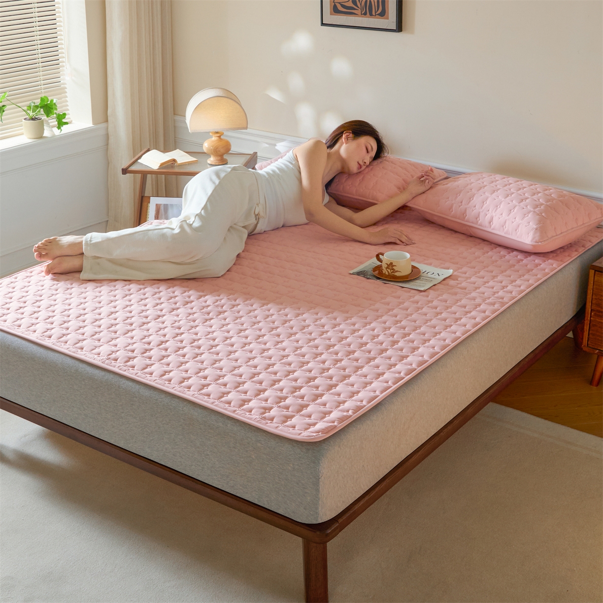 91家纺网 家纺一手货源 找家纺 居眠 2026新款防水防滑夹棉床护垫-花叶 花叶-粉