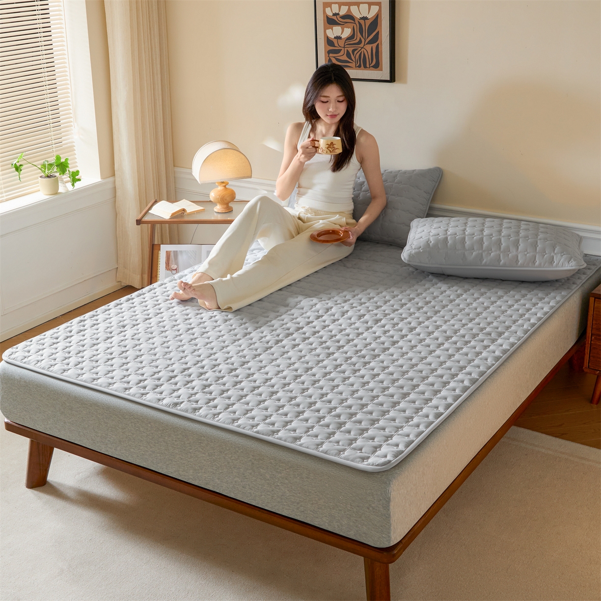 91家纺网 家纺一手货源 找家纺 居眠 2026新款防水防滑夹棉床护垫-花叶 花叶-灰