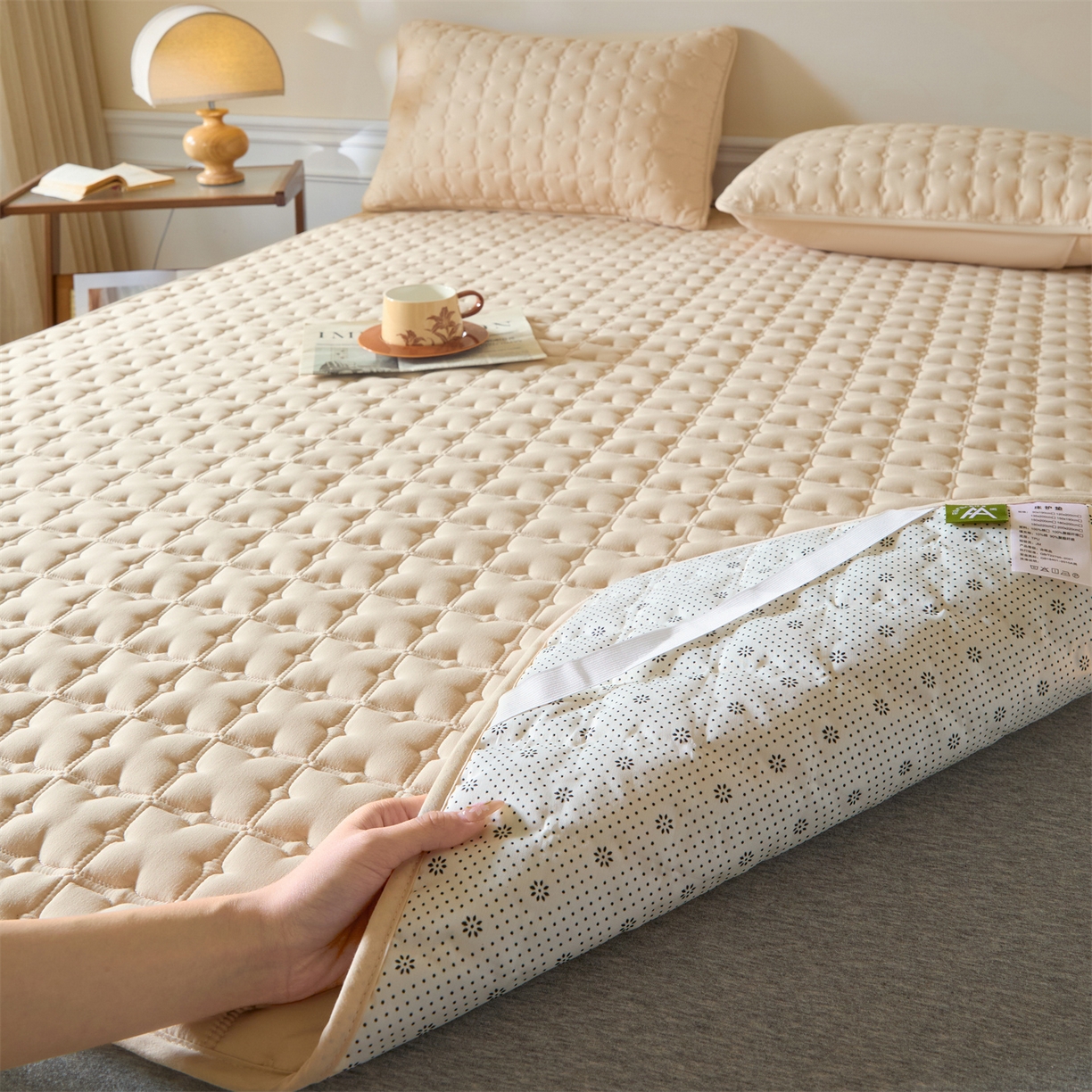 91家纺网 家纺一手货源 找家纺 居眠 2026新款防水防滑夹棉床护垫-花叶 花叶-卡