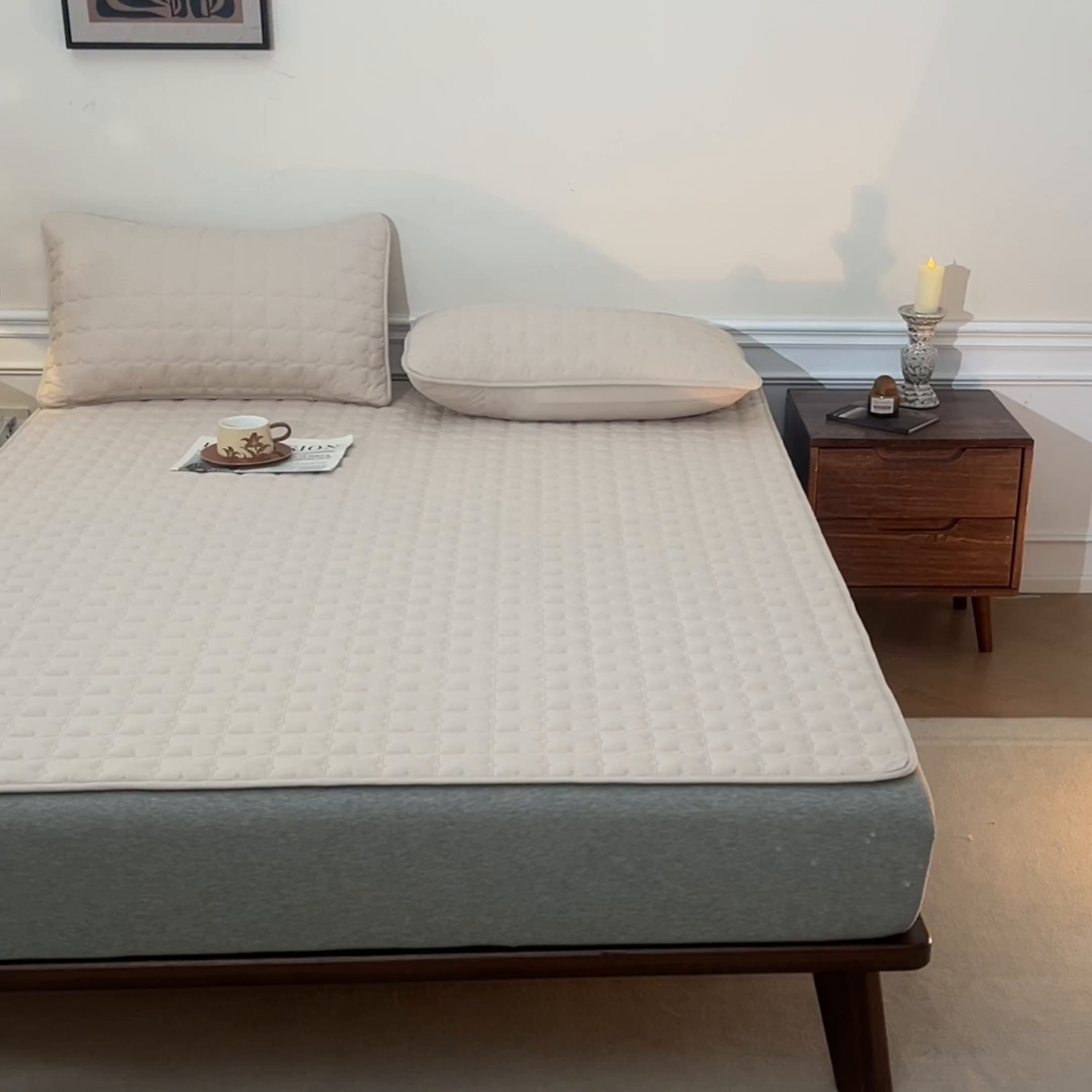 91家纺网 家纺一手货源 找家纺 居眠 2026新款防水防滑夹棉床护垫-花叶 花叶-卡