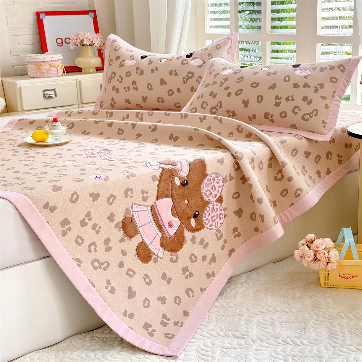 91家纺网 家纺一手货源 找家纺 （总）优贝家纺 2026新款高克重PE聚乙中分子复合凉感软席贴布绣三件套凉席