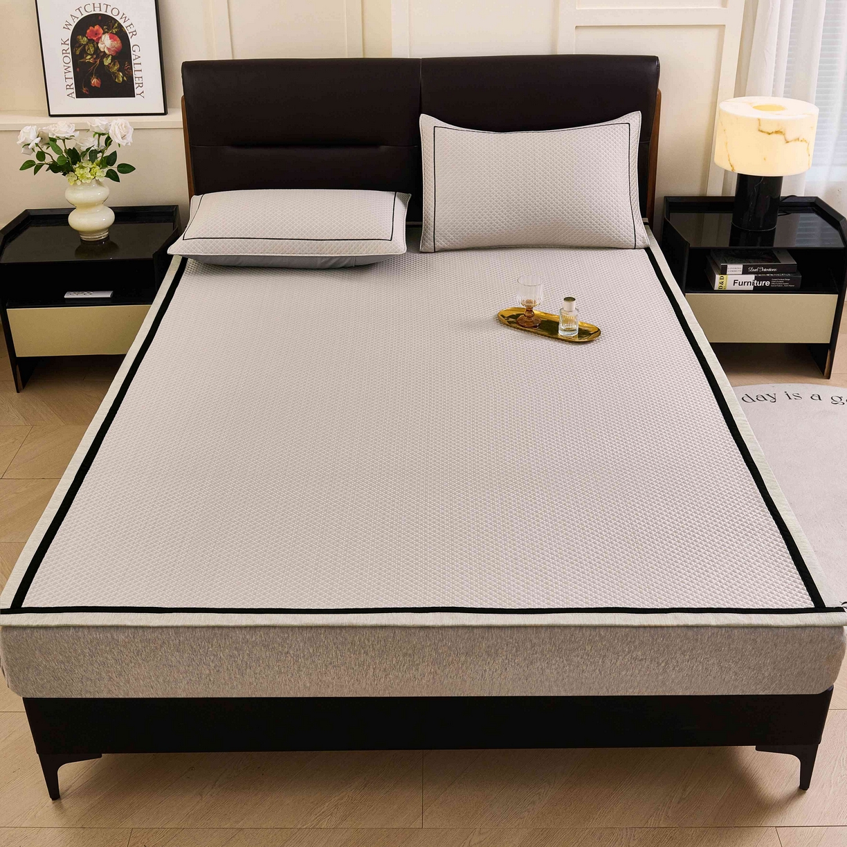 91家纺网 家纺一手货源 找家纺 梵克保罗 2026春夏新款凉感豆豆席极简织带平席款凉席极简贴边款 极简咖