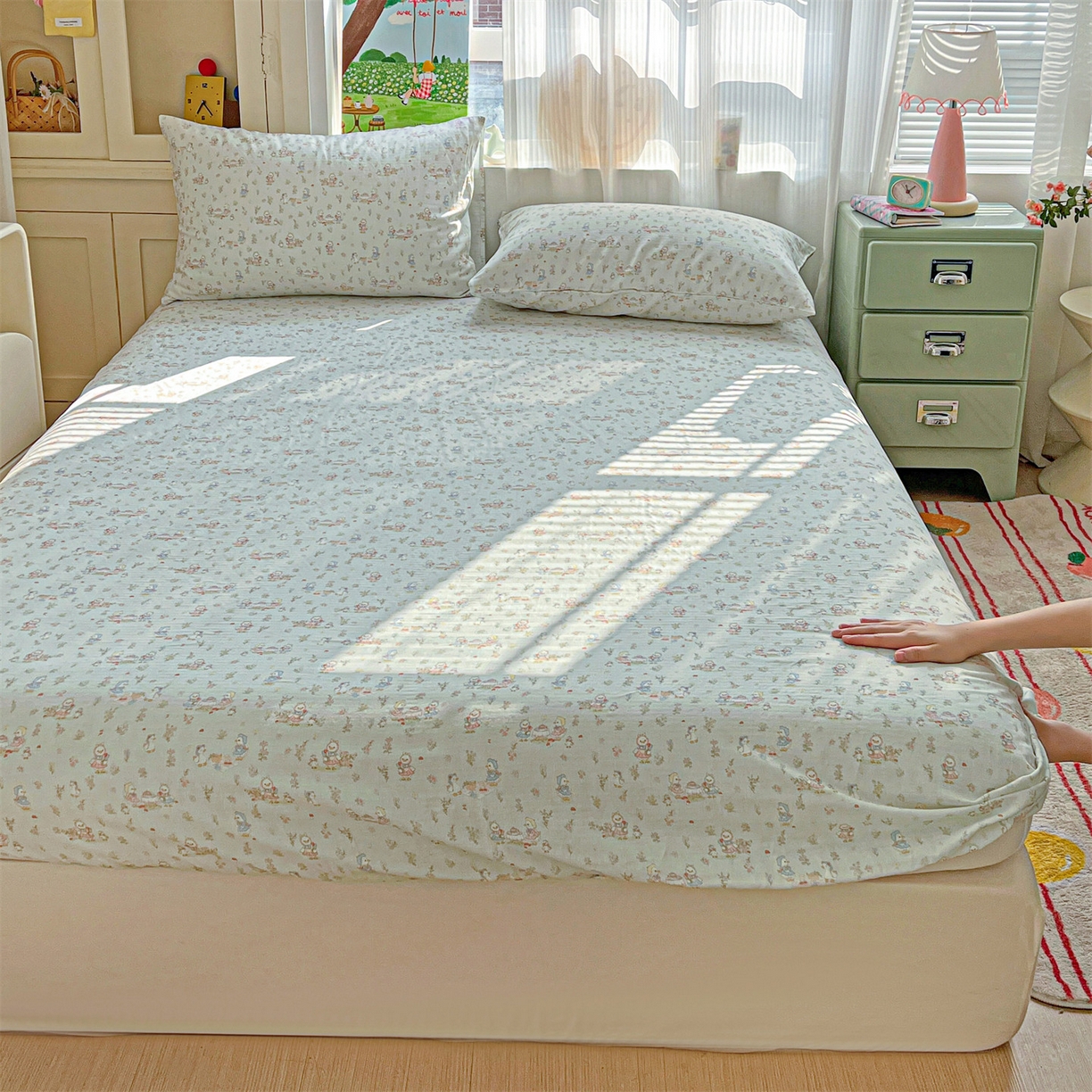 91家纺网 家纺一手货源 找家纺 名兮家居 2026新款全棉纯棉A类卡通时尚风双层纱床笠单品床笠床笠单件 双层纱-花田鸭